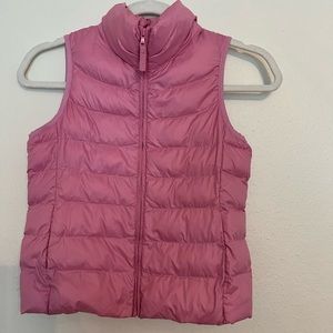 - Uniqlo girls pink light vest